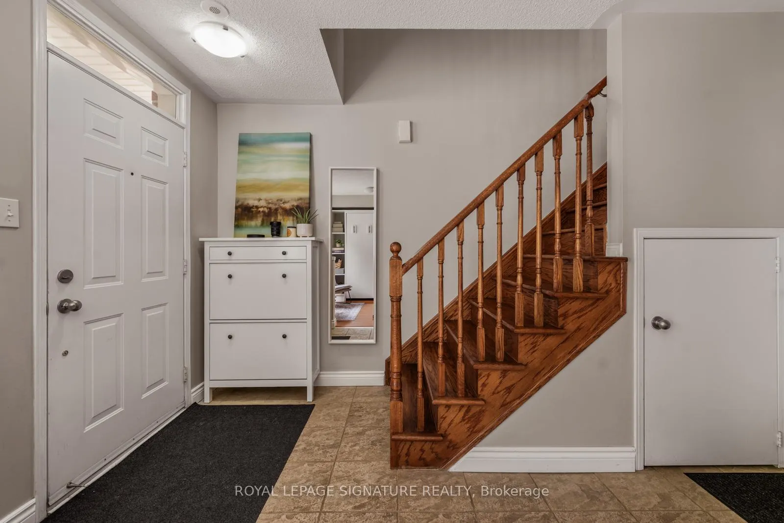 Photo 2 of Unit 4, 191 Twelfth Street, Etobicoke, New Toronto — HOMEH