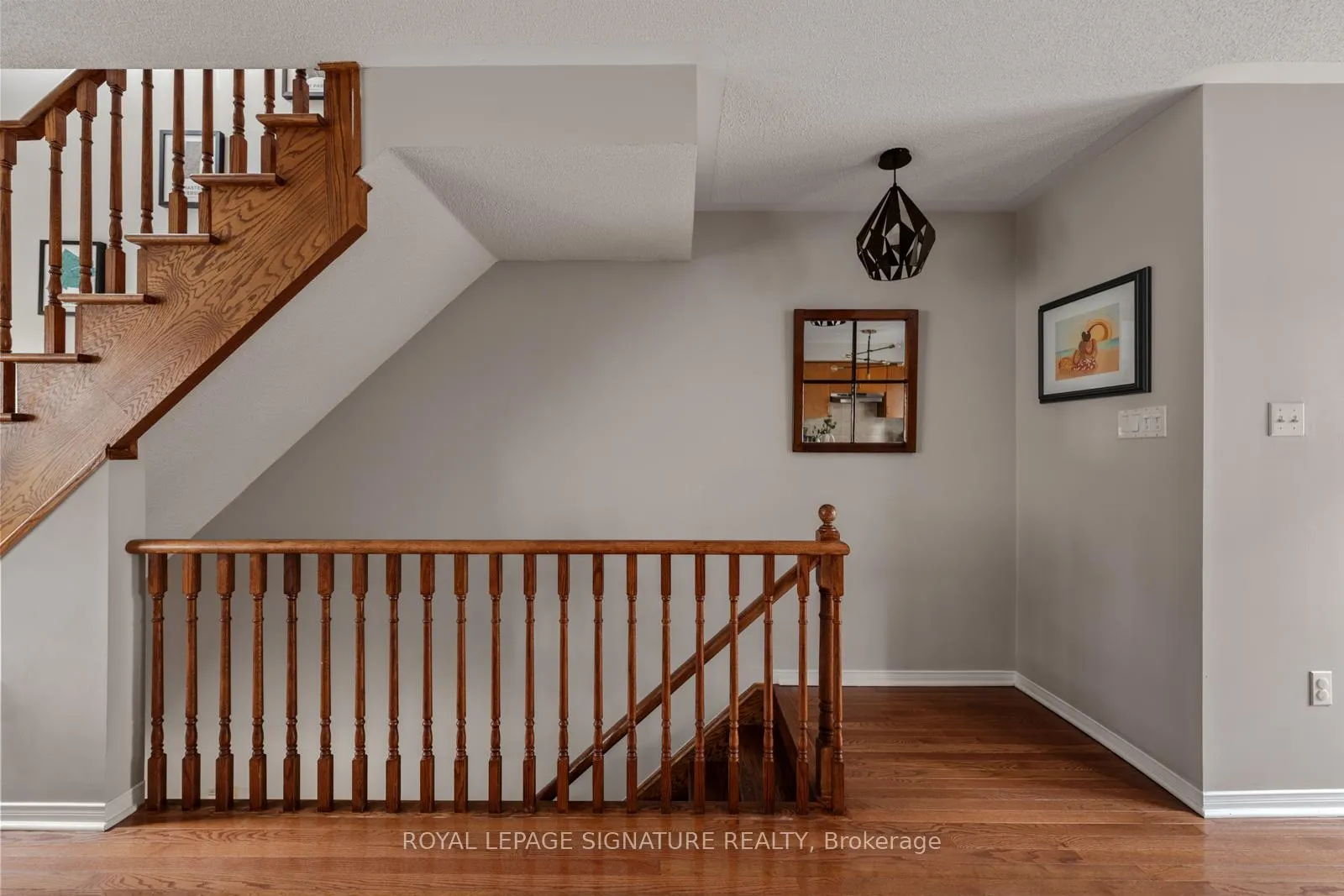 Photo 6 of Unit 4, 191 Twelfth Street, Etobicoke, New Toronto — HOMEH