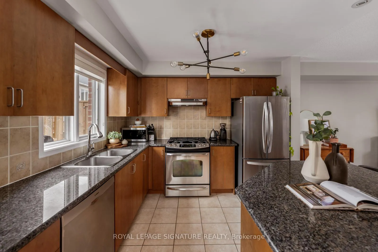 Photo 12 of Unit 4, 191 Twelfth Street, Etobicoke, New Toronto — HOMEH