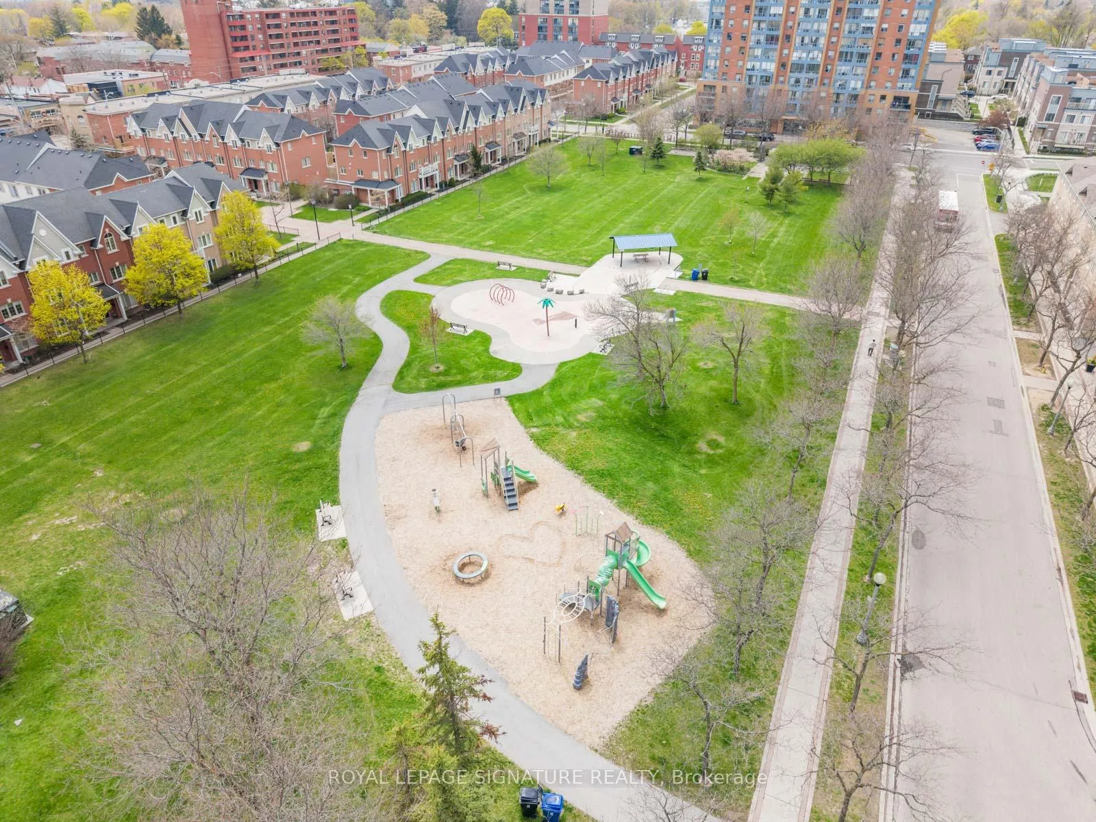 Photo 28 of Unit 4, 191 Twelfth Street, Etobicoke, New Toronto — HOMEH