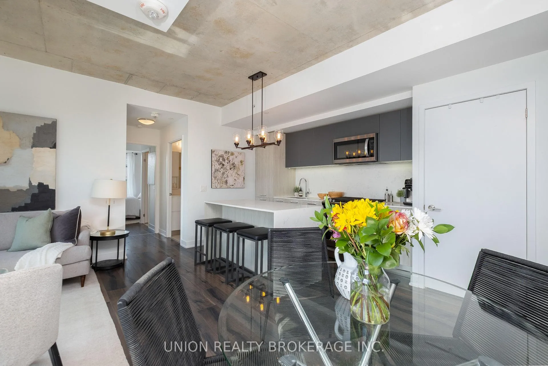 Photo 6 of Unit 503, 665 Kingston Road, Toronto, The Beaches — HOMEH