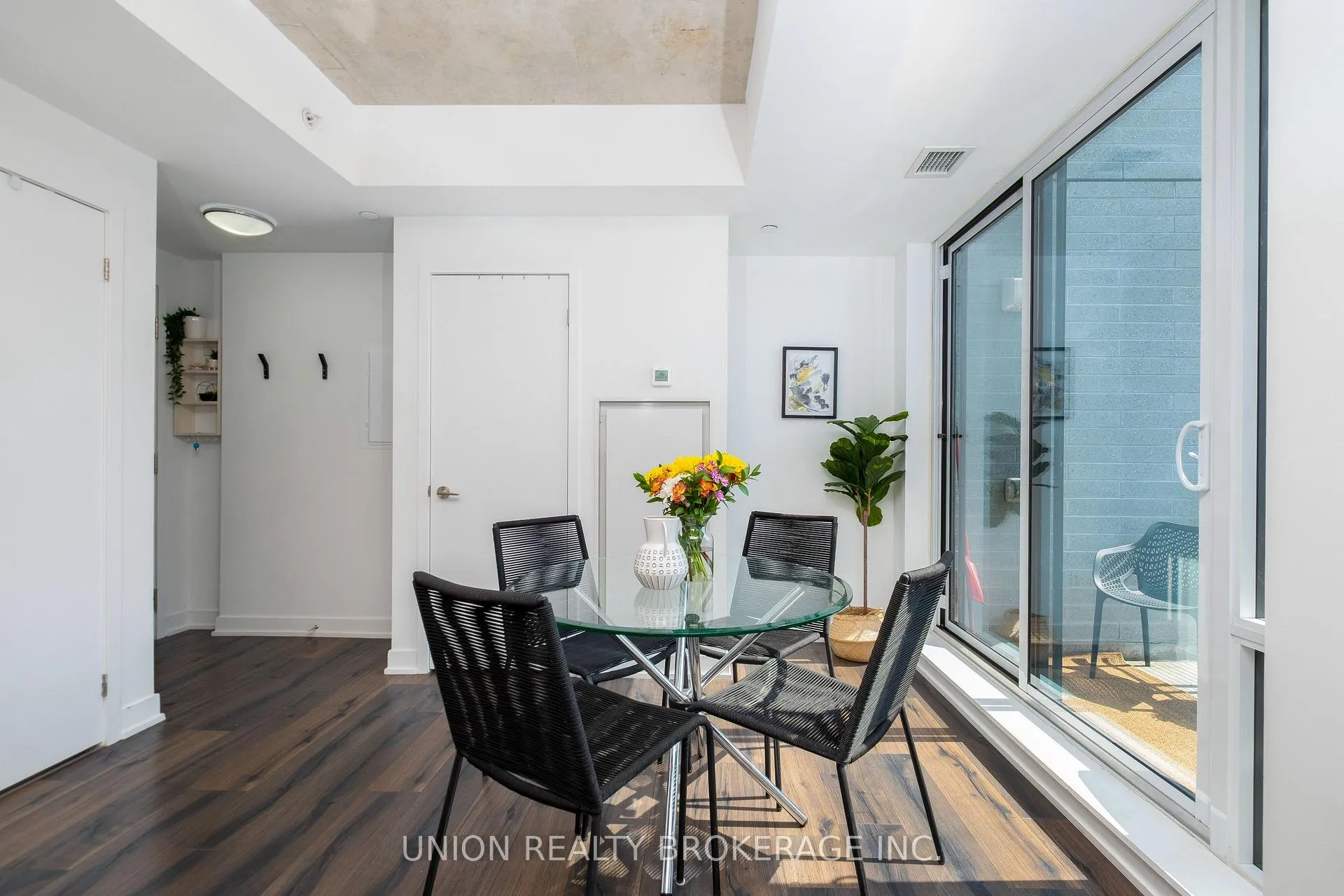 Photo 11 of Unit 503, 665 Kingston Road, Toronto, The Beaches — HOMEH