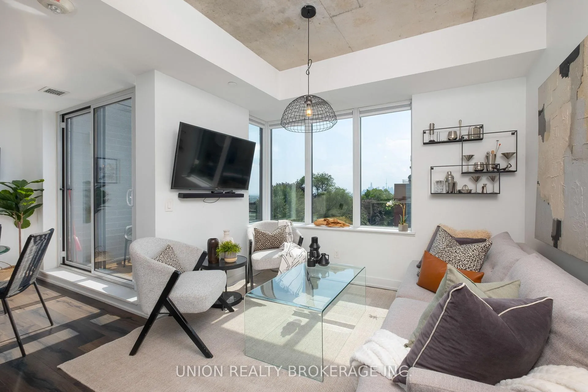 Photo 15 of Unit 503, 665 Kingston Road, Toronto, The Beaches — HOMEH