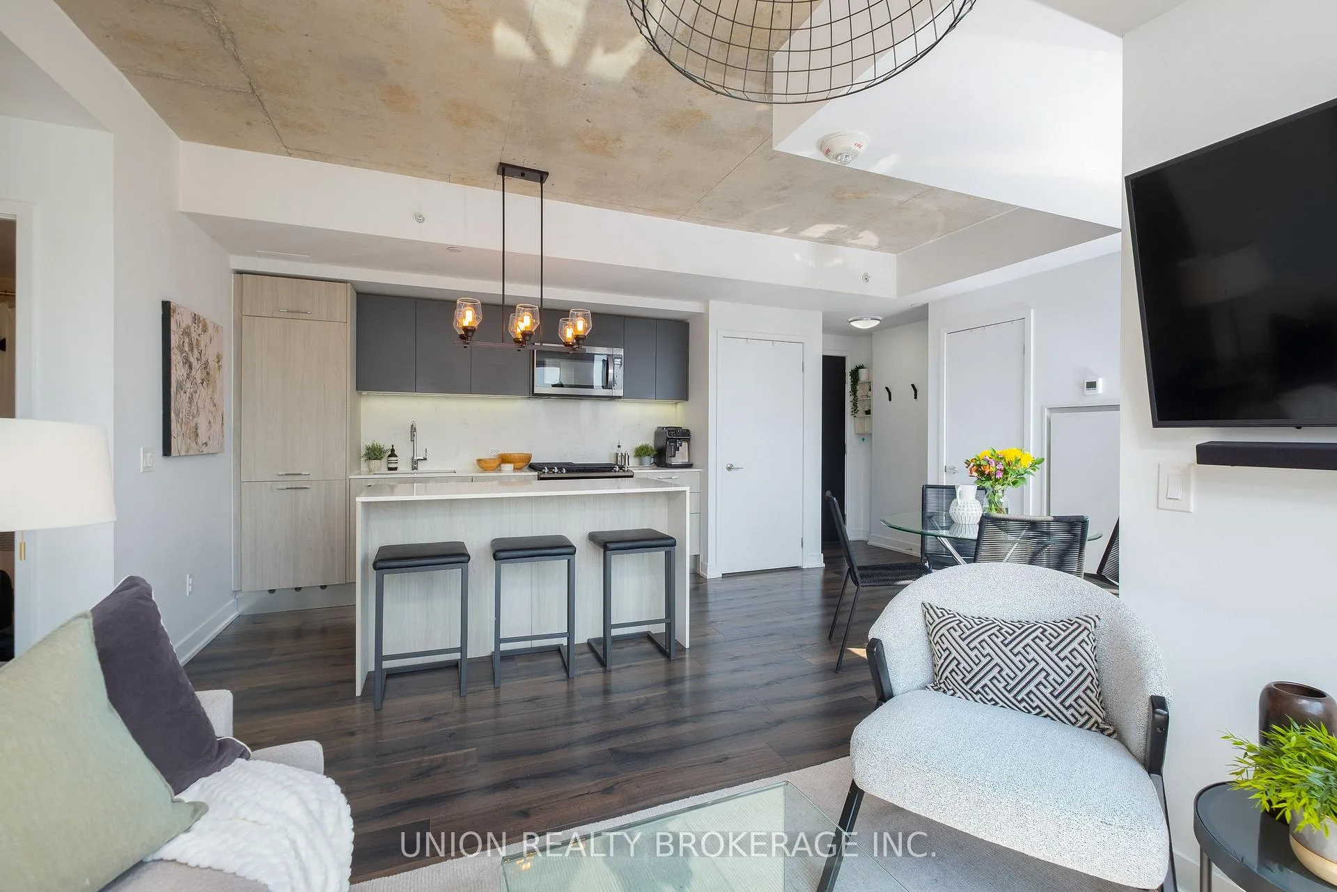 Photo 17 of Unit 503, 665 Kingston Road, Toronto, The Beaches — HOMEH