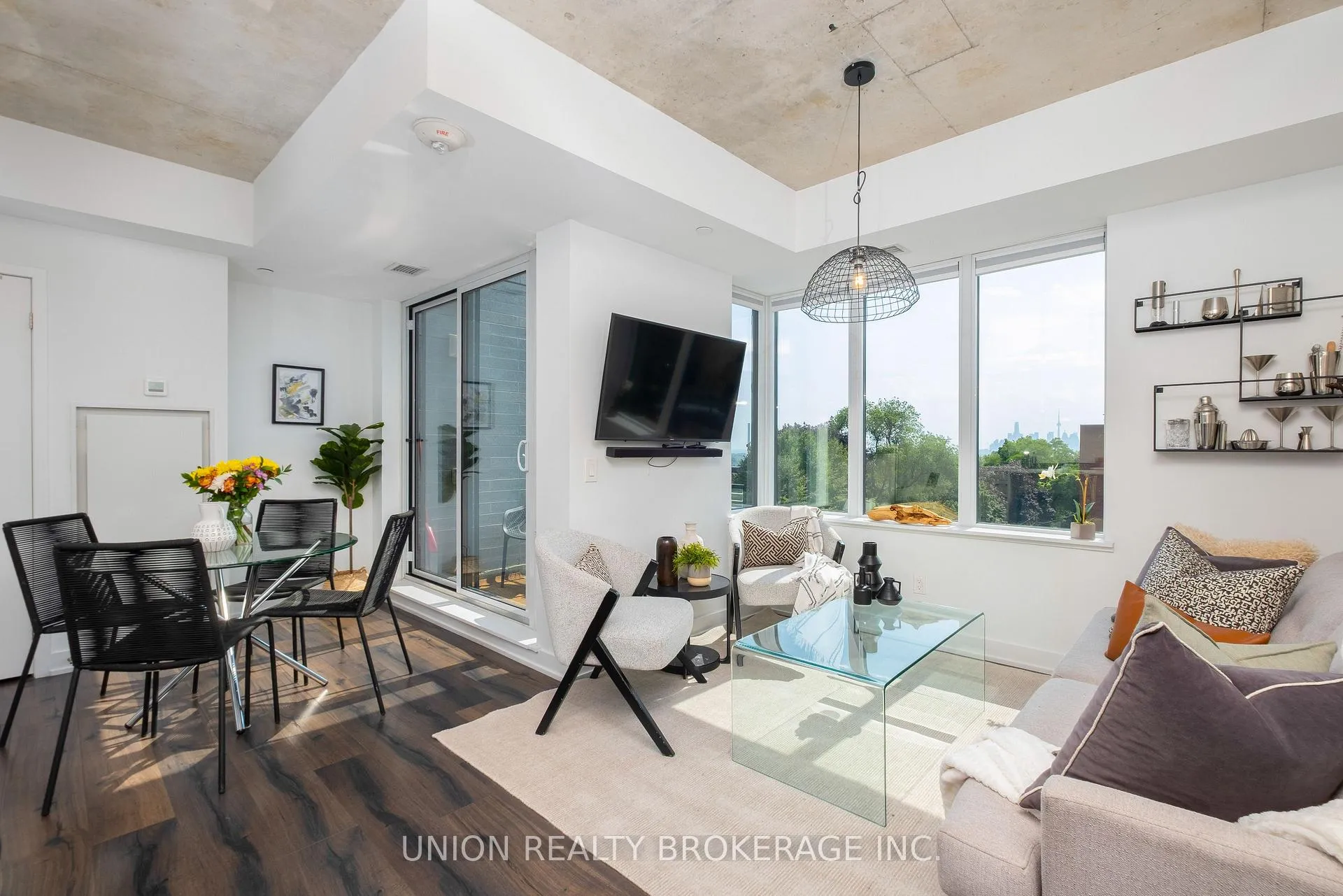 Photo 18 of Unit 503, 665 Kingston Road, Toronto, The Beaches — HOMEH