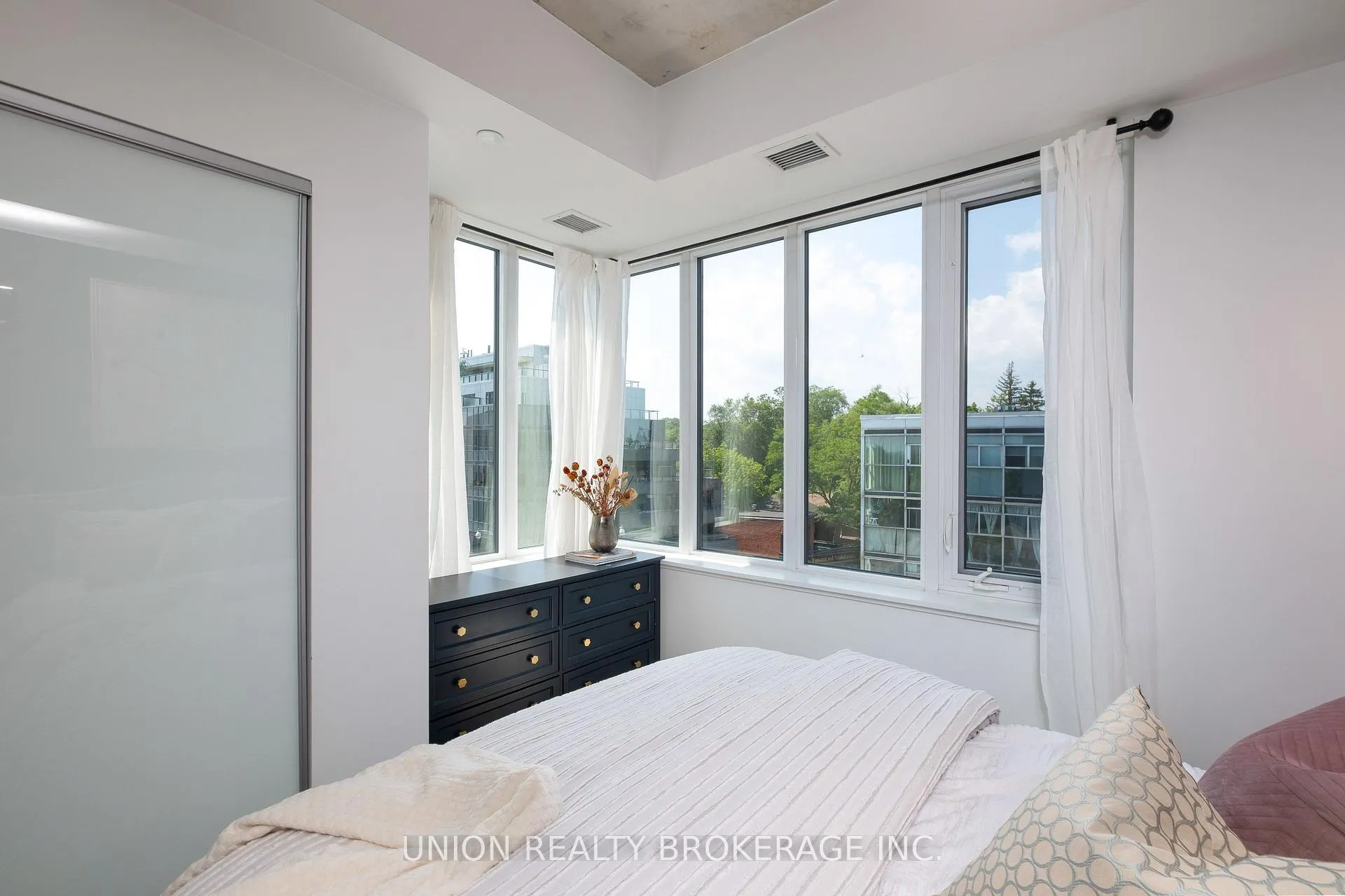 Photo 22 of Unit 503, 665 Kingston Road, Toronto, The Beaches — HOMEH