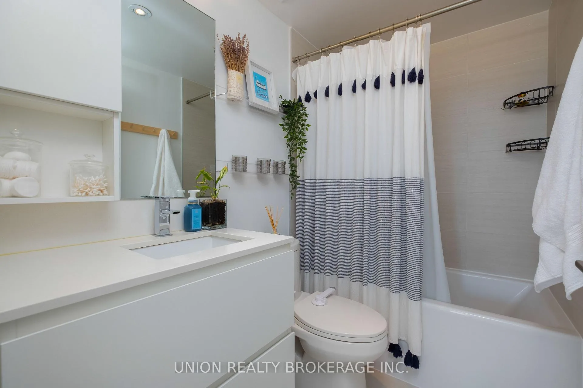 Photo 26 of Unit 503, 665 Kingston Road, Toronto, The Beaches — HOMEH