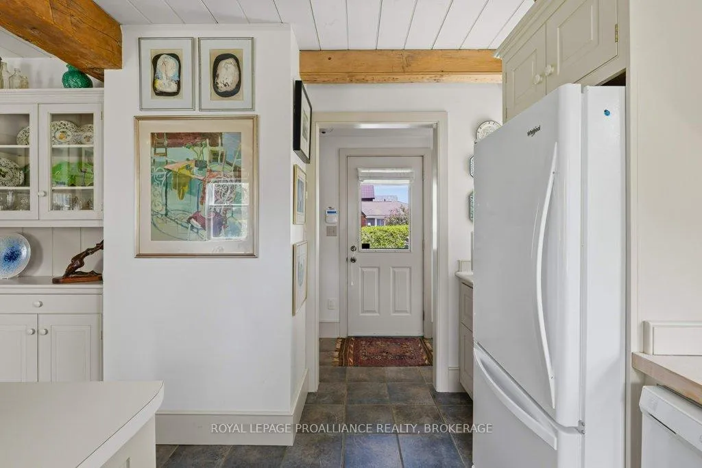 Photo 17 of 10 Drummond Street, Kingston, Kingston East (Incl CFB Kingston) — HOMEH