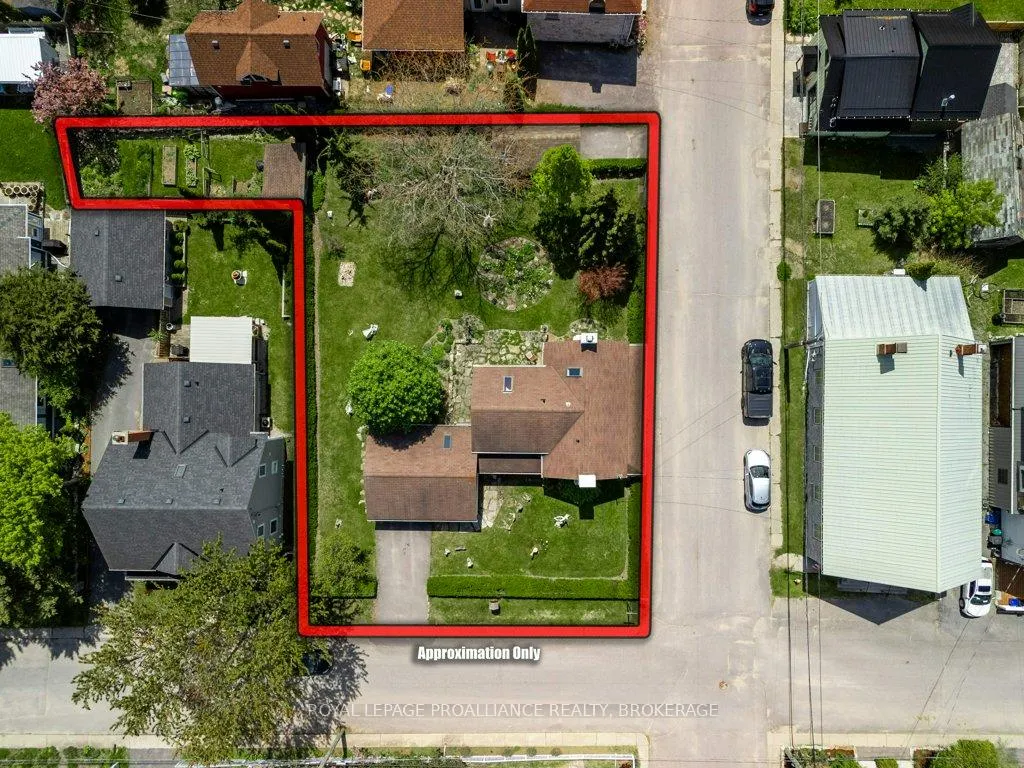 Photo 33 of 10 Drummond Street, Kingston, Kingston East (Incl CFB Kingston) — HOMEH