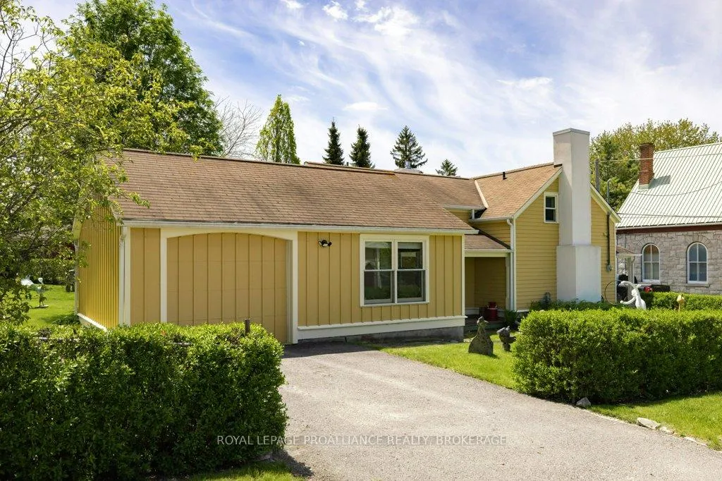 Photo 35 of 10 Drummond Street, Kingston, Kingston East (Incl CFB Kingston) — HOMEH