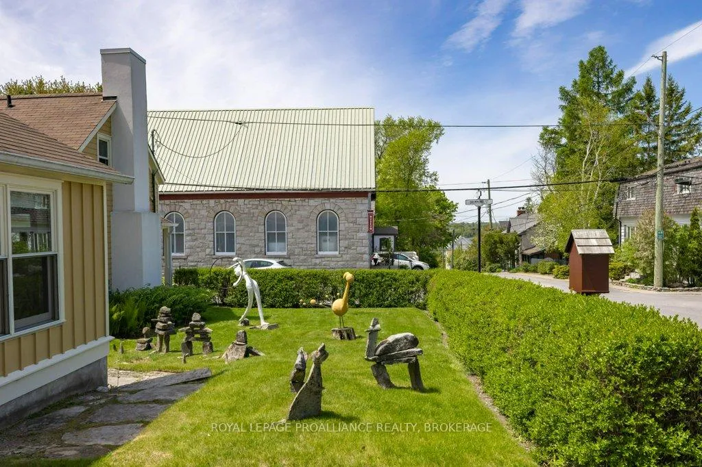 Photo 36 of 10 Drummond Street, Kingston, Kingston East (Incl CFB Kingston) — HOMEH
