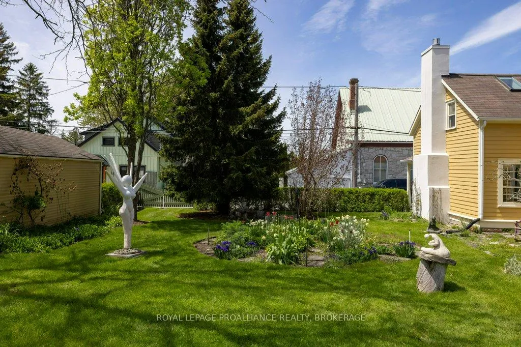 Photo 41 of 10 Drummond Street, Kingston, Kingston East (Incl CFB Kingston) — HOMEH