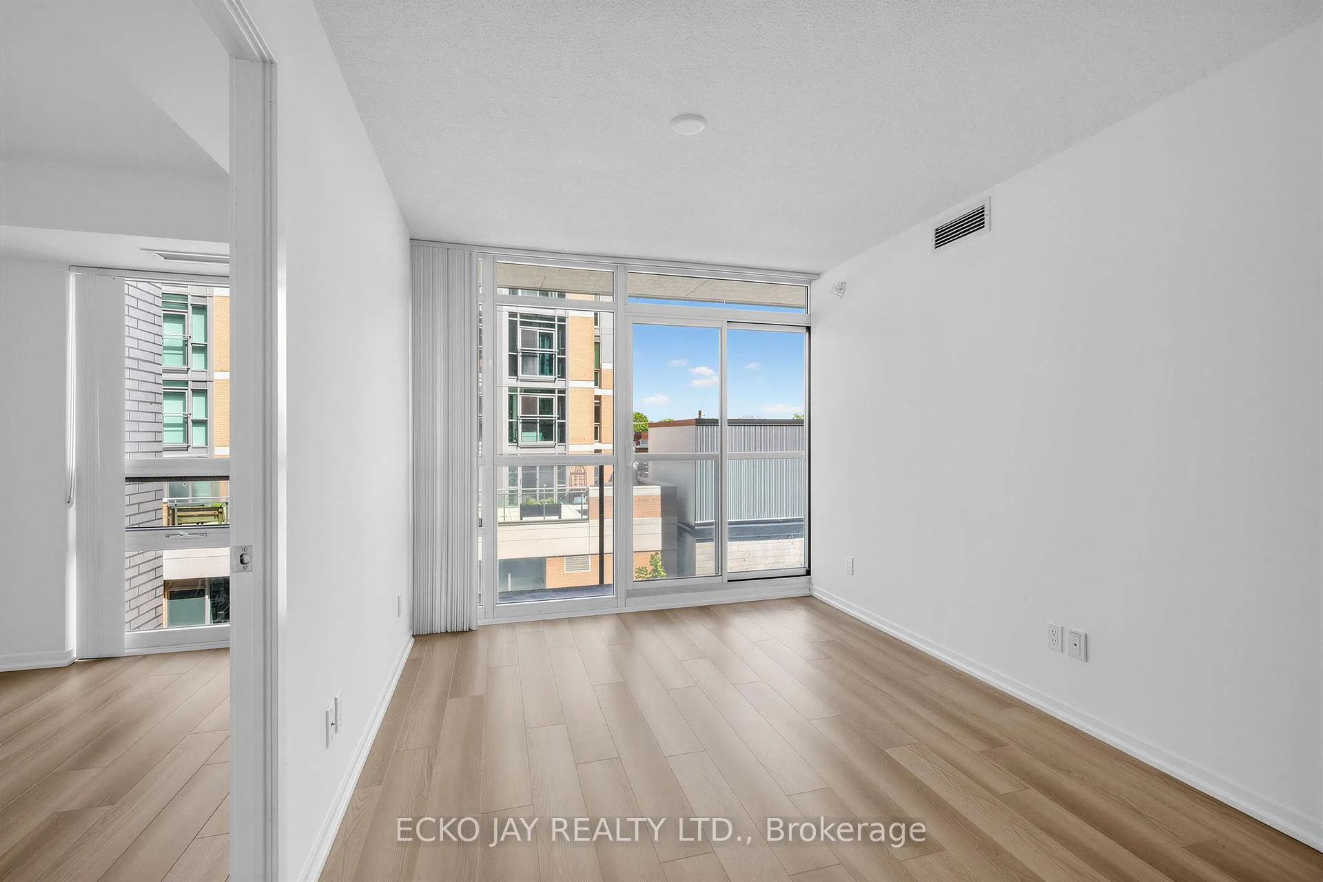 Photo 3 of Unit 528, 68 Abell Street, Toronto, Little Portugal — HOMEH