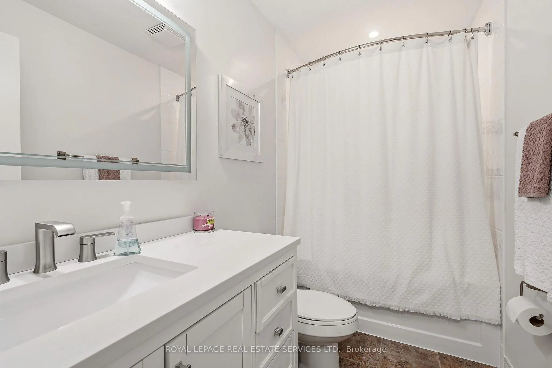 Photo 37 of Unit 39, 310 Fall Fair Way, Hamilton, Binbrook — HOMEH