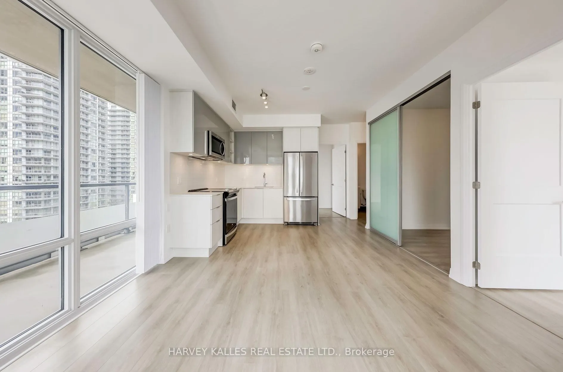 Photo 10 of Unit 2217, 50 Dunfield Avenue, Toronto, Mount Pleasant West — HOMEH