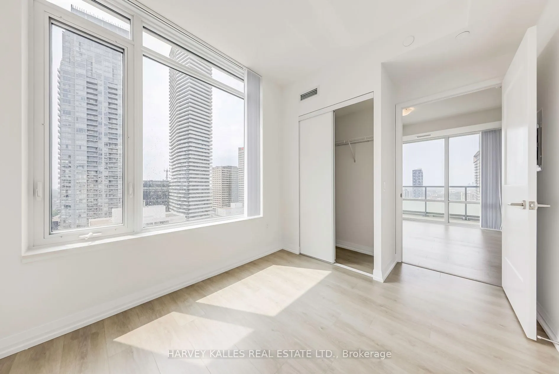 Photo 16 of Unit 2217, 50 Dunfield Avenue, Toronto, Mount Pleasant West — HOMEH