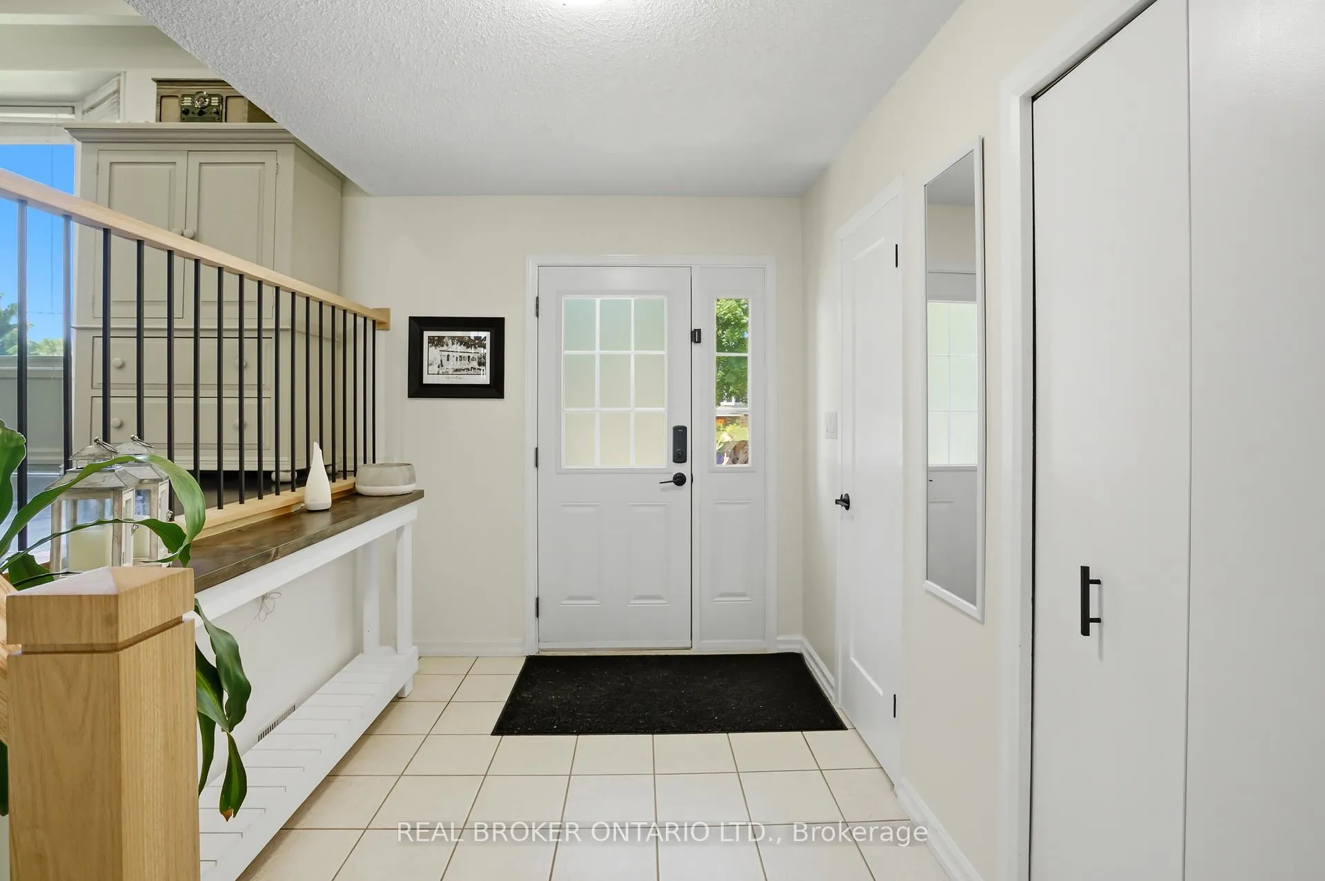 Photo 10 of 7 Fairington Crescent, St. Catharines, Lakeshore — HOMEH