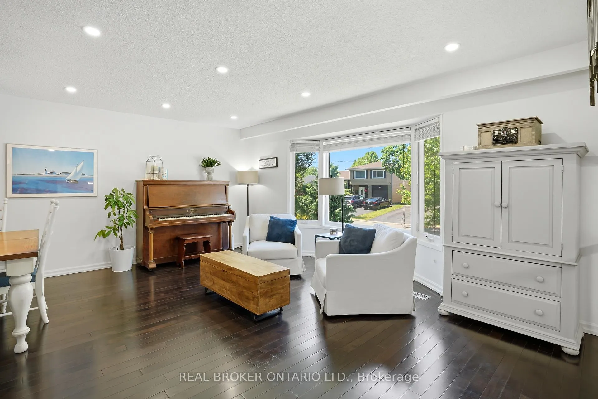 Photo 14 of 7 Fairington Crescent, St. Catharines, Lakeshore — HOMEH