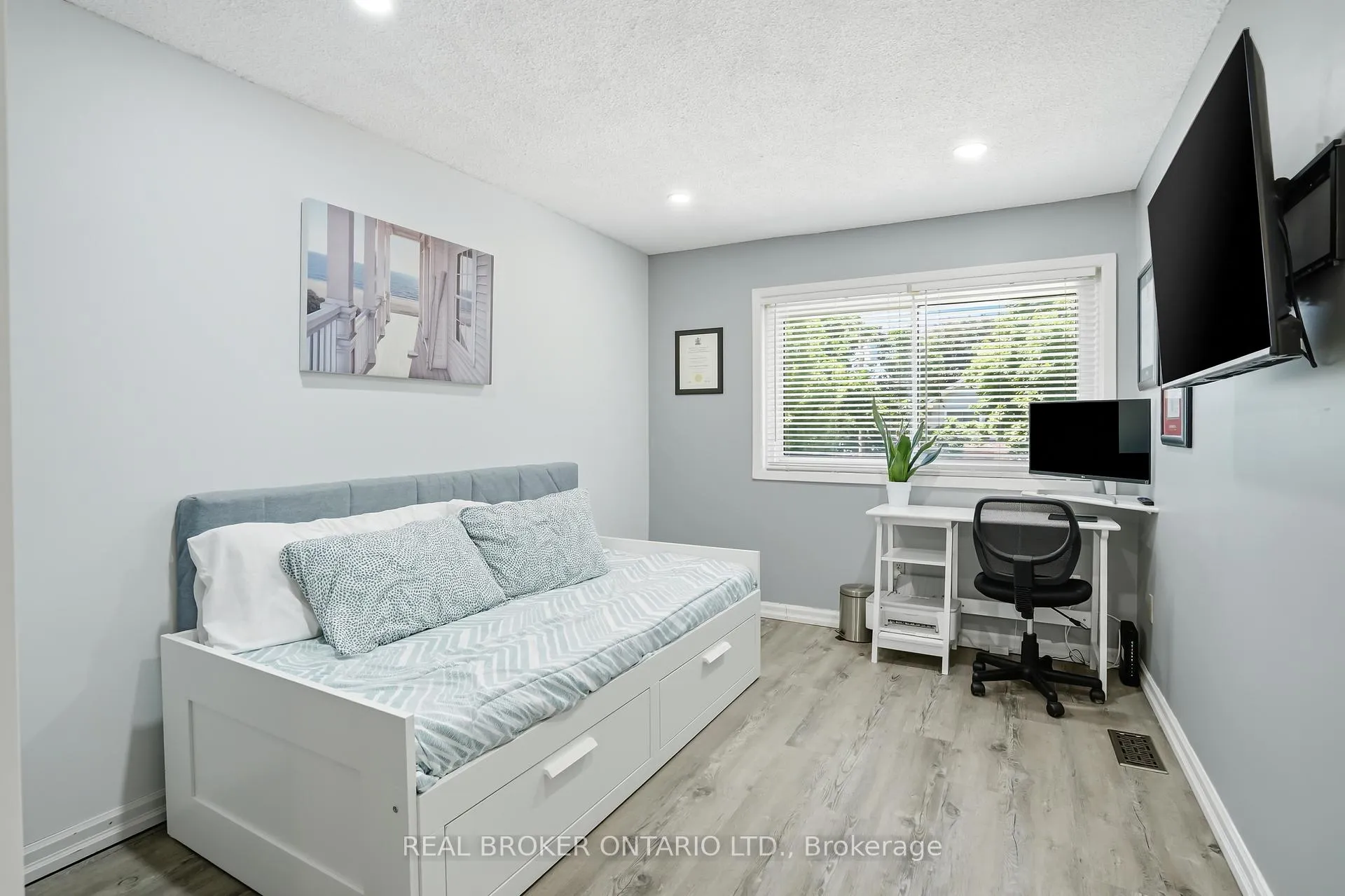 Photo 28 of 7 Fairington Crescent, St. Catharines, Lakeshore — HOMEH