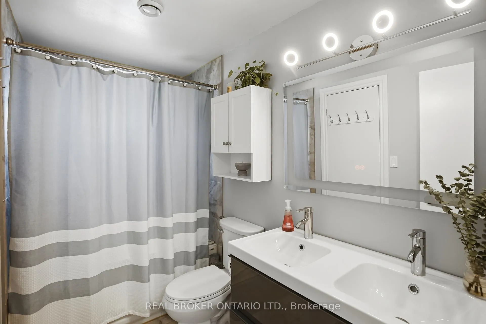 Photo 31 of 7 Fairington Crescent, St. Catharines, Lakeshore — HOMEH
