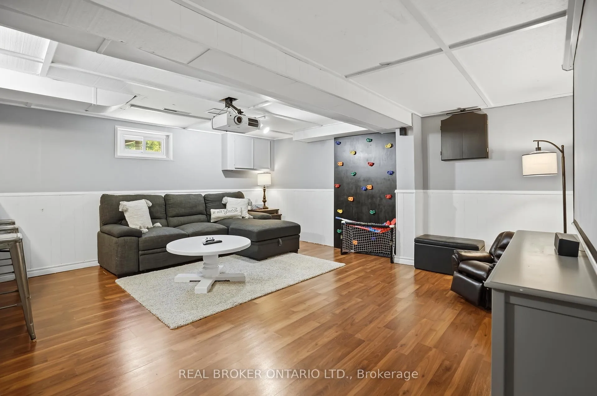 Photo 36 of 7 Fairington Crescent, St. Catharines, Lakeshore — HOMEH