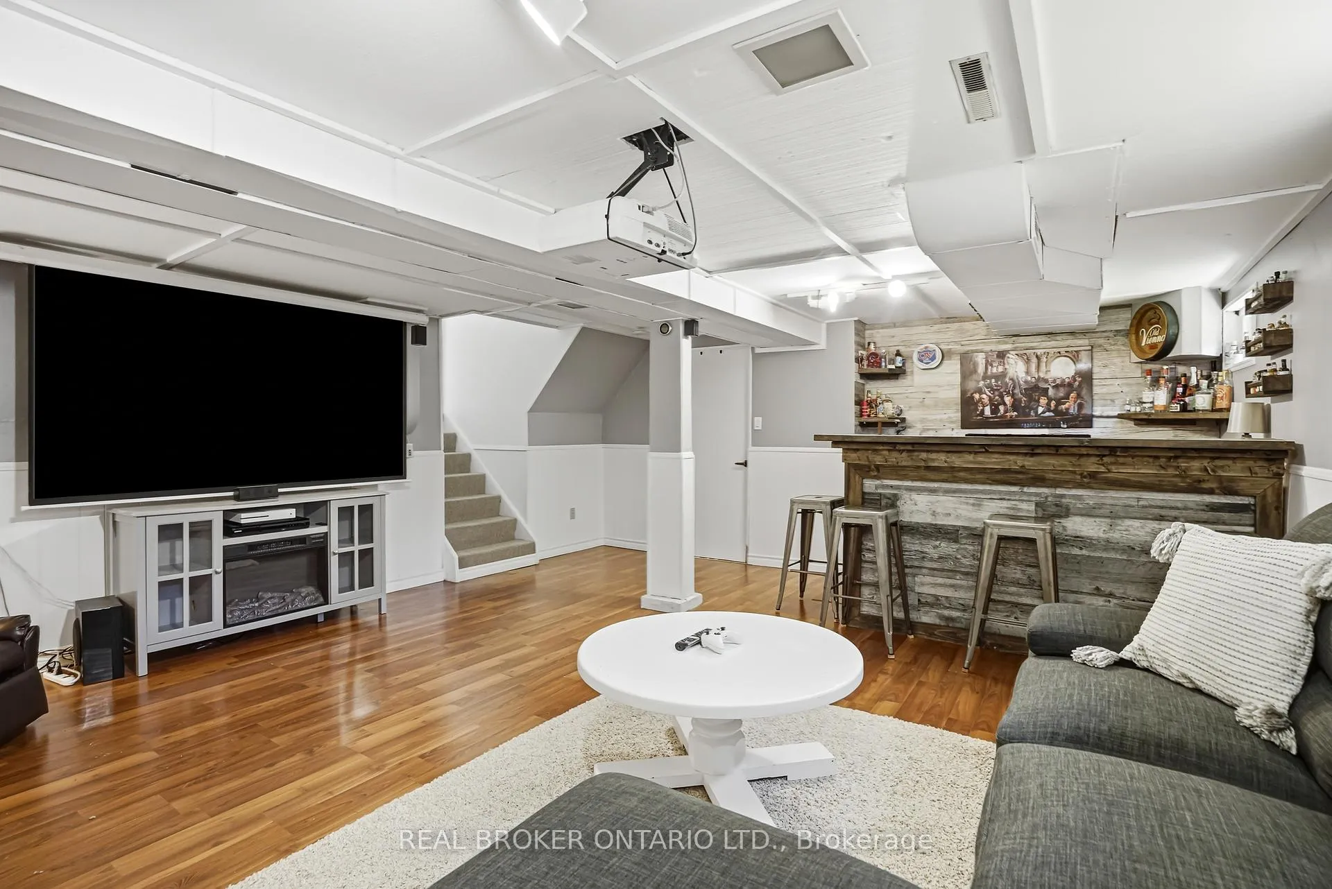 Photo 37 of 7 Fairington Crescent, St. Catharines, Lakeshore — HOMEH