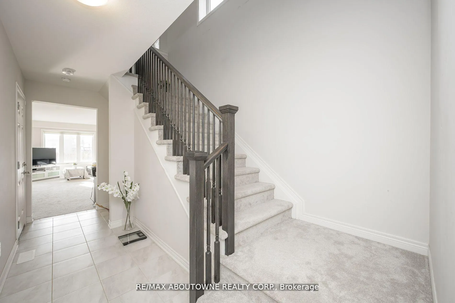 Photo 2 of 93 Heron Street, Welland, Coyle Creek — HOMEH