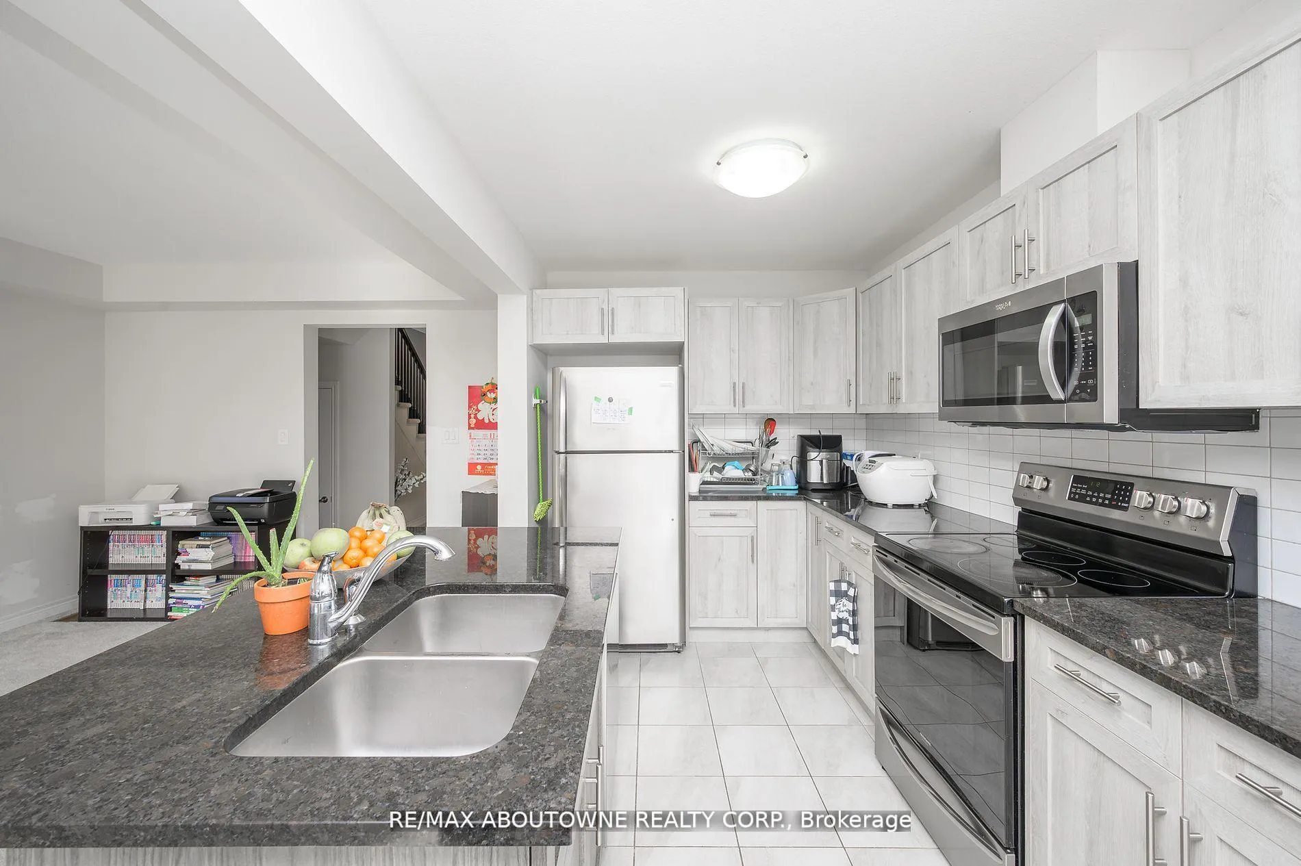 Photo 8 of 93 Heron Street, Welland, Coyle Creek — HOMEH