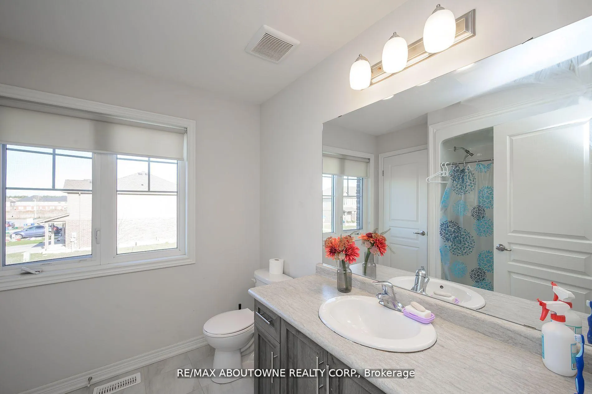 Photo 10 of 93 Heron Street, Welland, Coyle Creek — HOMEH