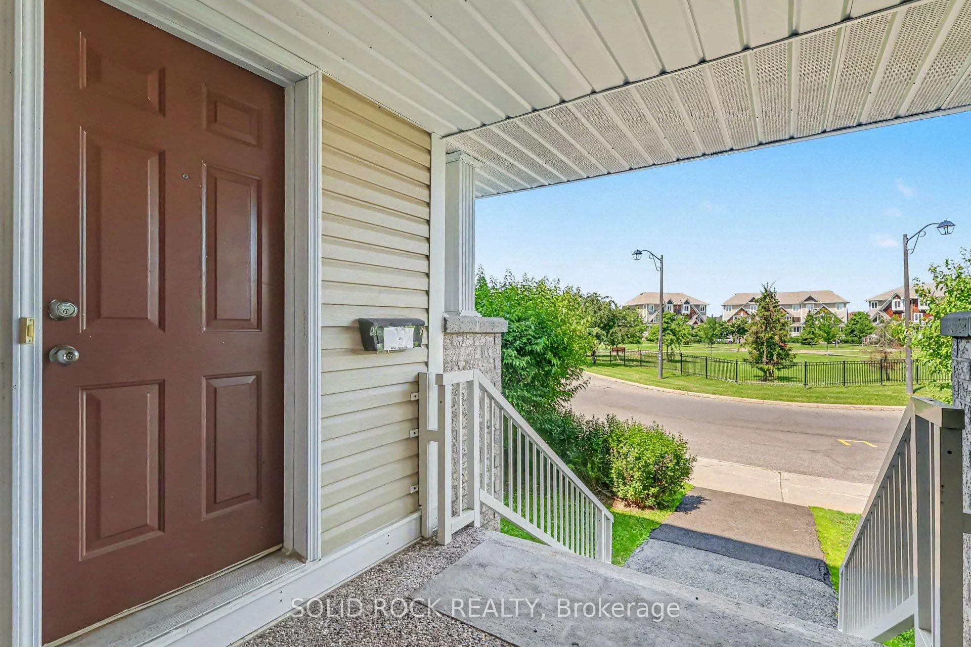 Photo 2 of 620 Lakeridge Drive, Ottawa, Avalon East — HOMEH