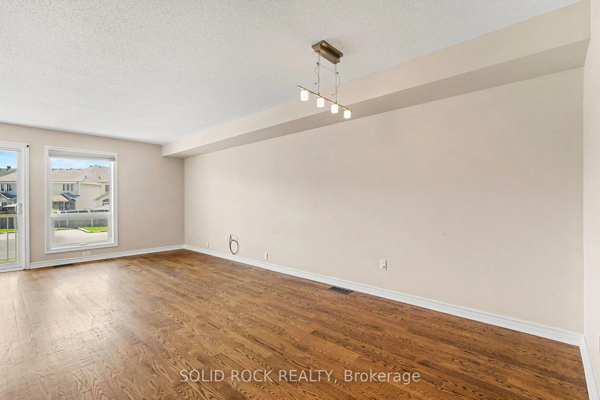 Photo 4 of 620 Lakeridge Drive, Ottawa, Avalon East — HOMEH