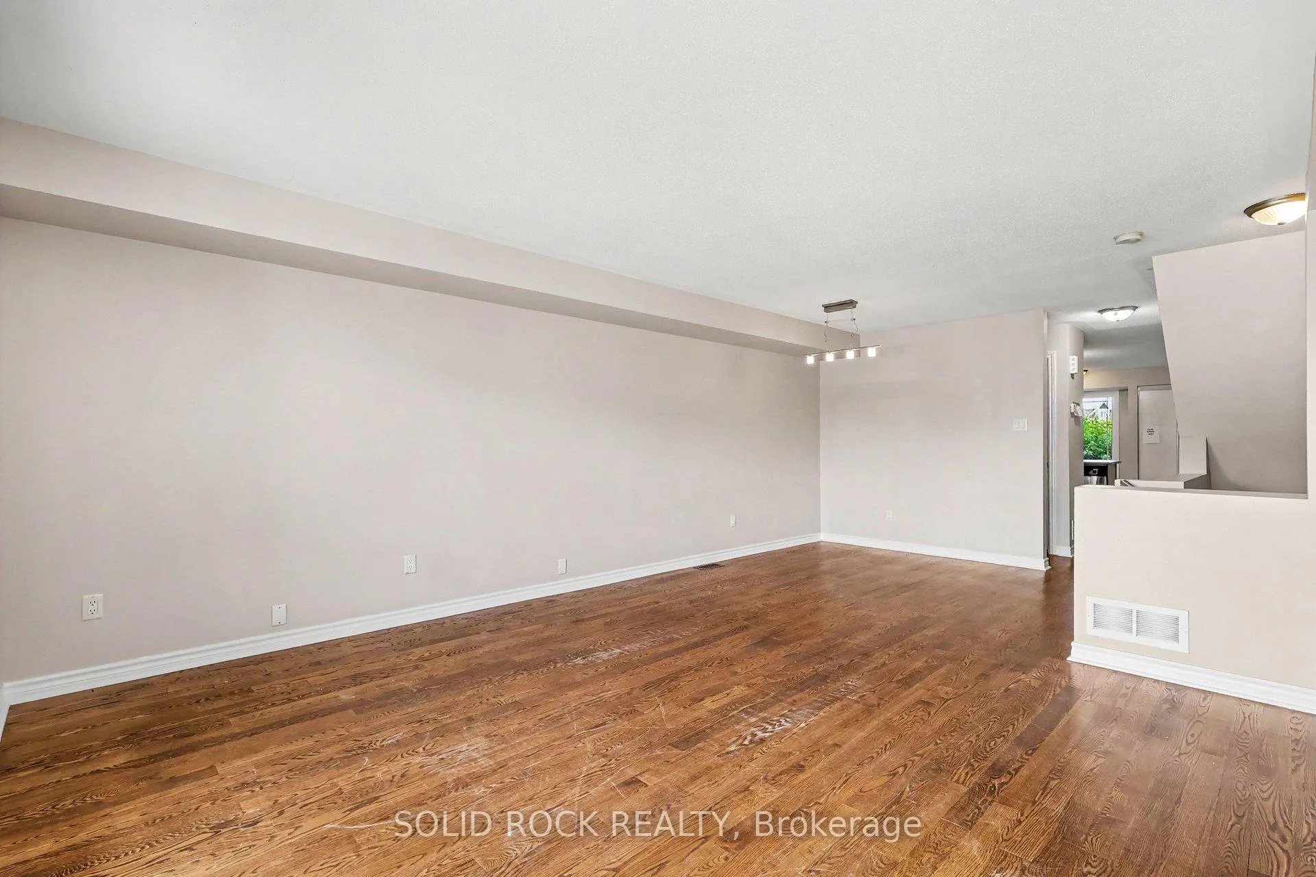 Photo 6 of 620 Lakeridge Drive, Ottawa, Avalon East — HOMEH