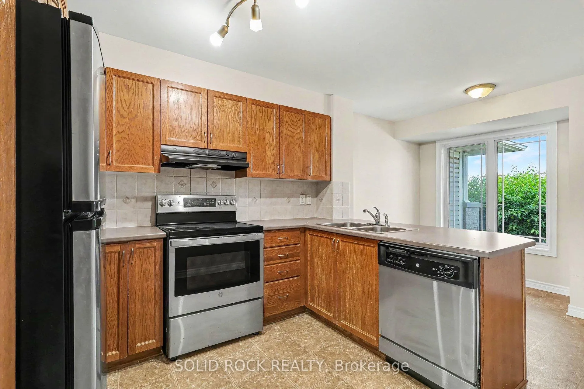 Photo 8 of 620 Lakeridge Drive, Ottawa, Avalon East — HOMEH