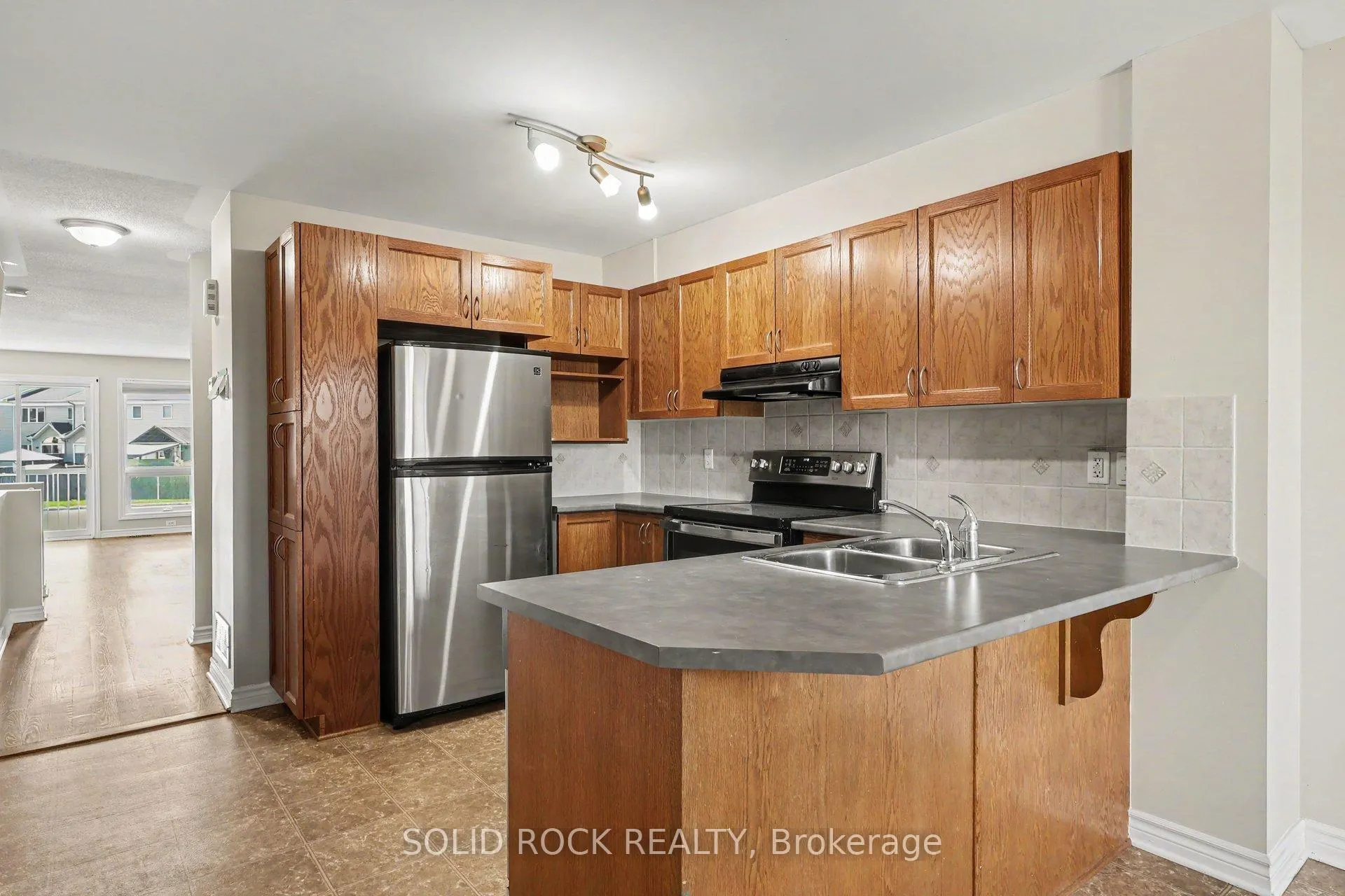 Photo 9 of 620 Lakeridge Drive, Ottawa, Avalon East — HOMEH