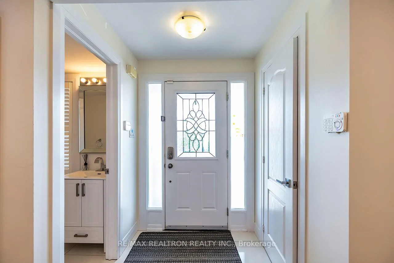 Photo 4 of Unit Upper, 14 Styles Crescent, Ajax, Northeast Ajax — HOMEH