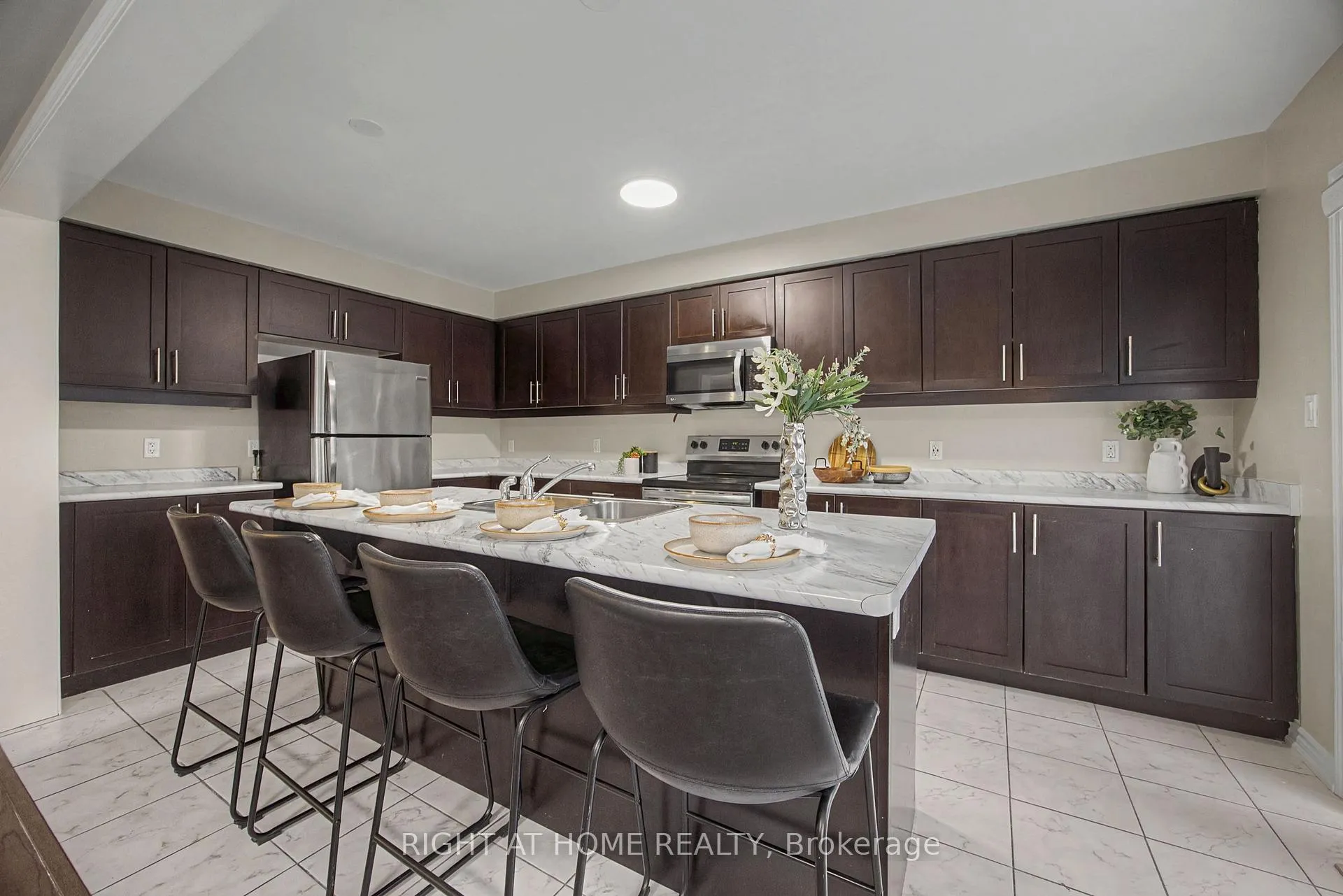 Photo 20 of 1235 Mulroney Heights, Milton, Ford — HOMEH