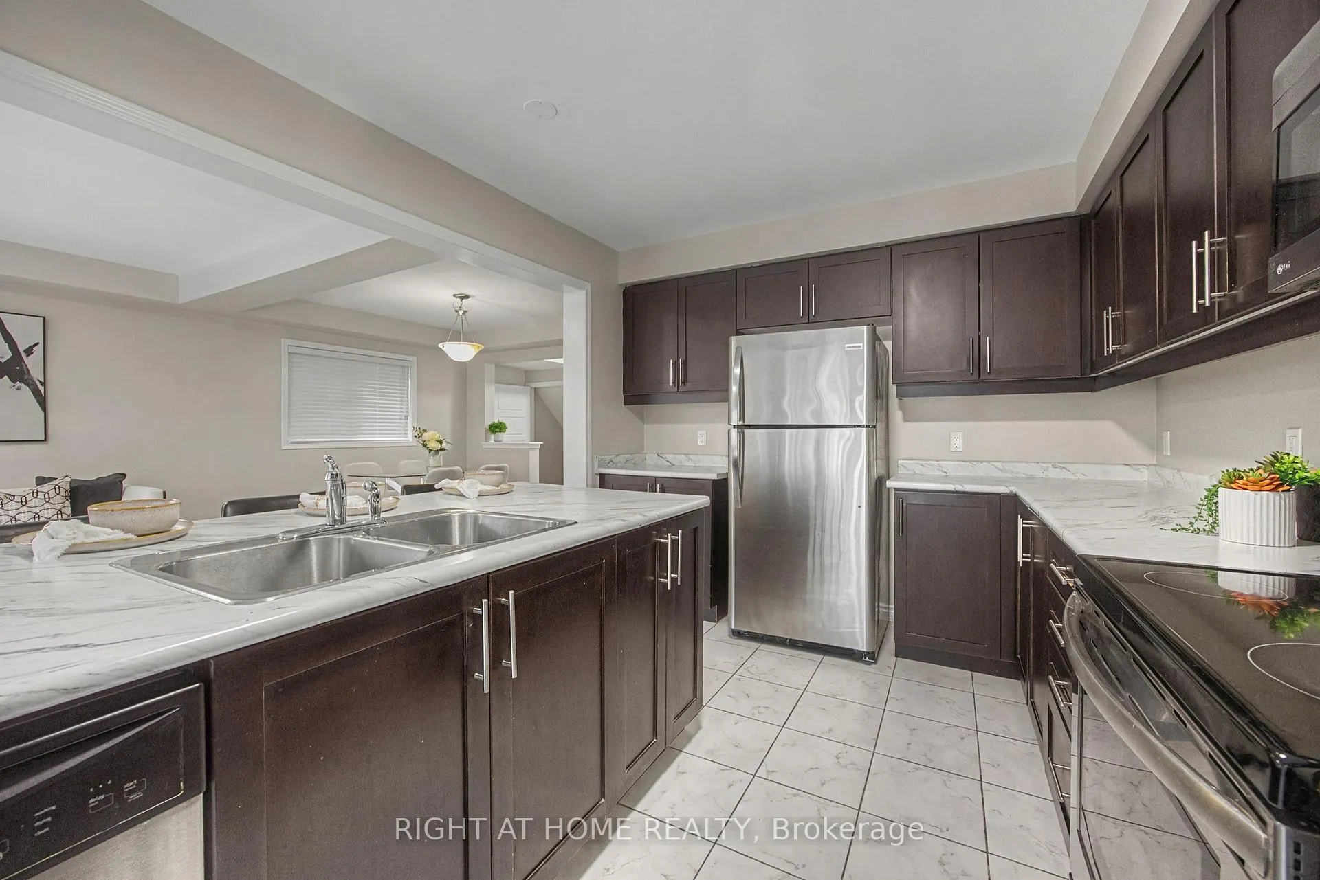 Photo 23 of 1235 Mulroney Heights, Milton, Ford — HOMEH