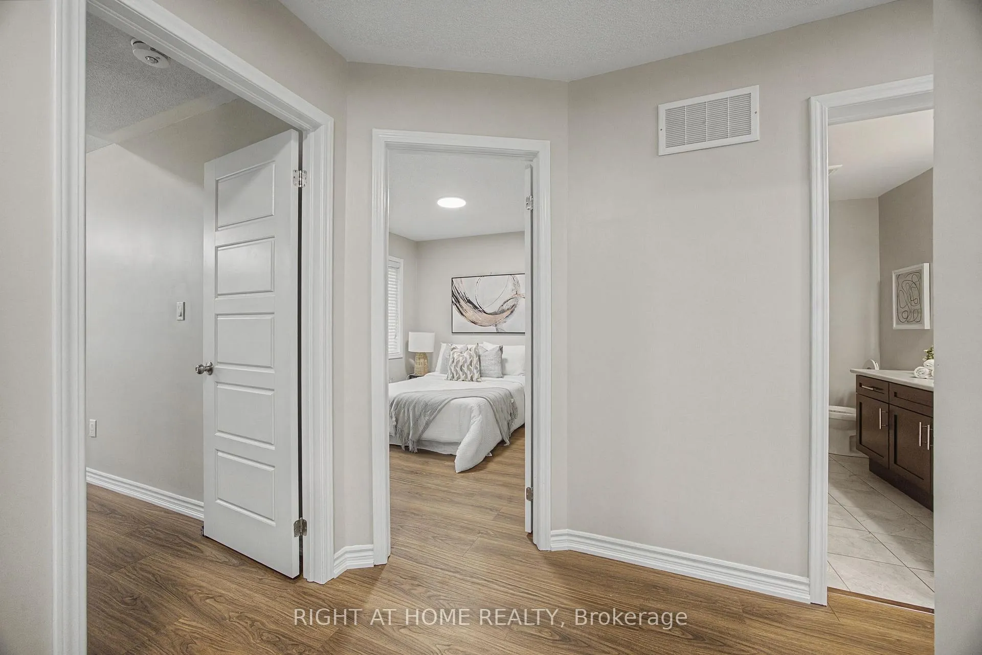 Photo 26 of 1235 Mulroney Heights, Milton, Ford — HOMEH