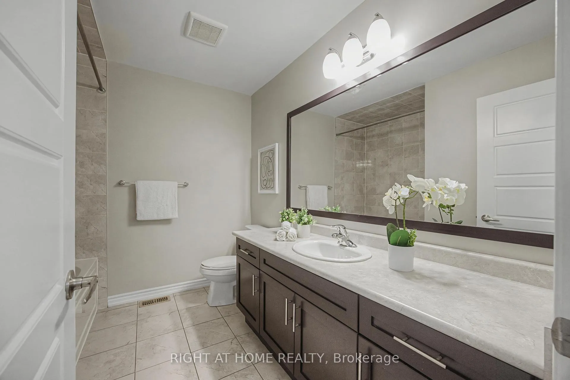 Photo 31 of 1235 Mulroney Heights, Milton, Ford — HOMEH