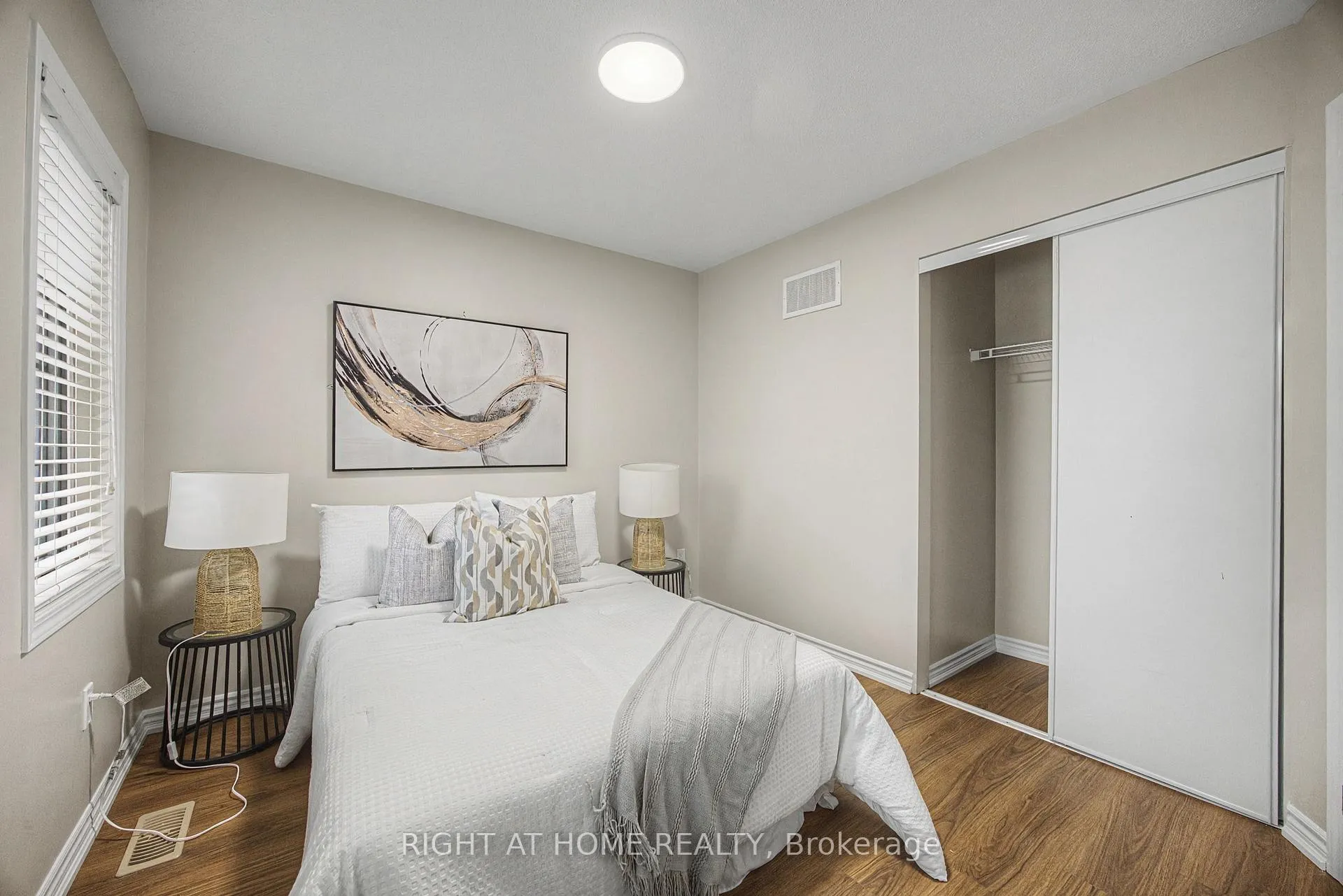 Photo 34 of 1235 Mulroney Heights, Milton, Ford — HOMEH