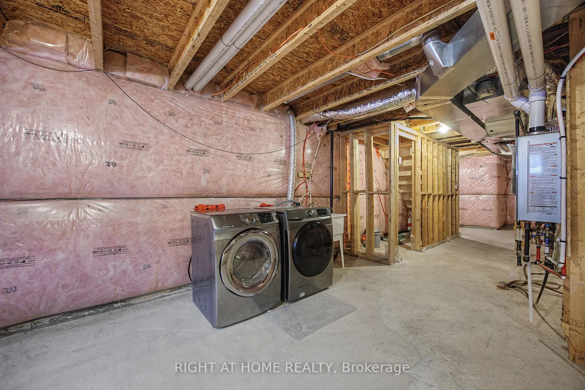 Photo 37 of 1235 Mulroney Heights, Milton, Ford — HOMEH