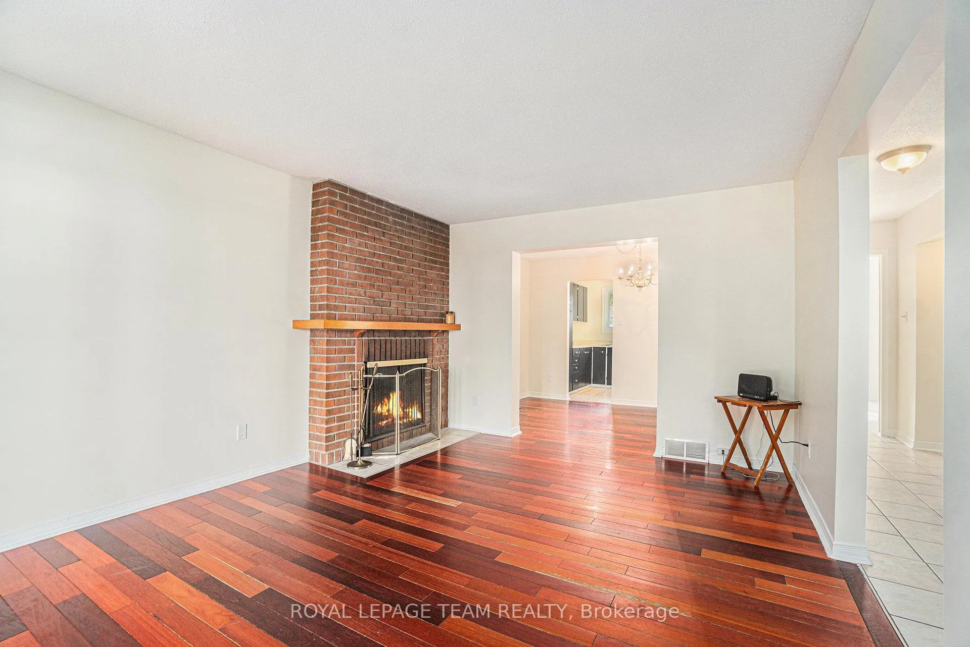 Photo 4 of 440 Kintyre Private, Ottawa, Carleton Square — HOMEH