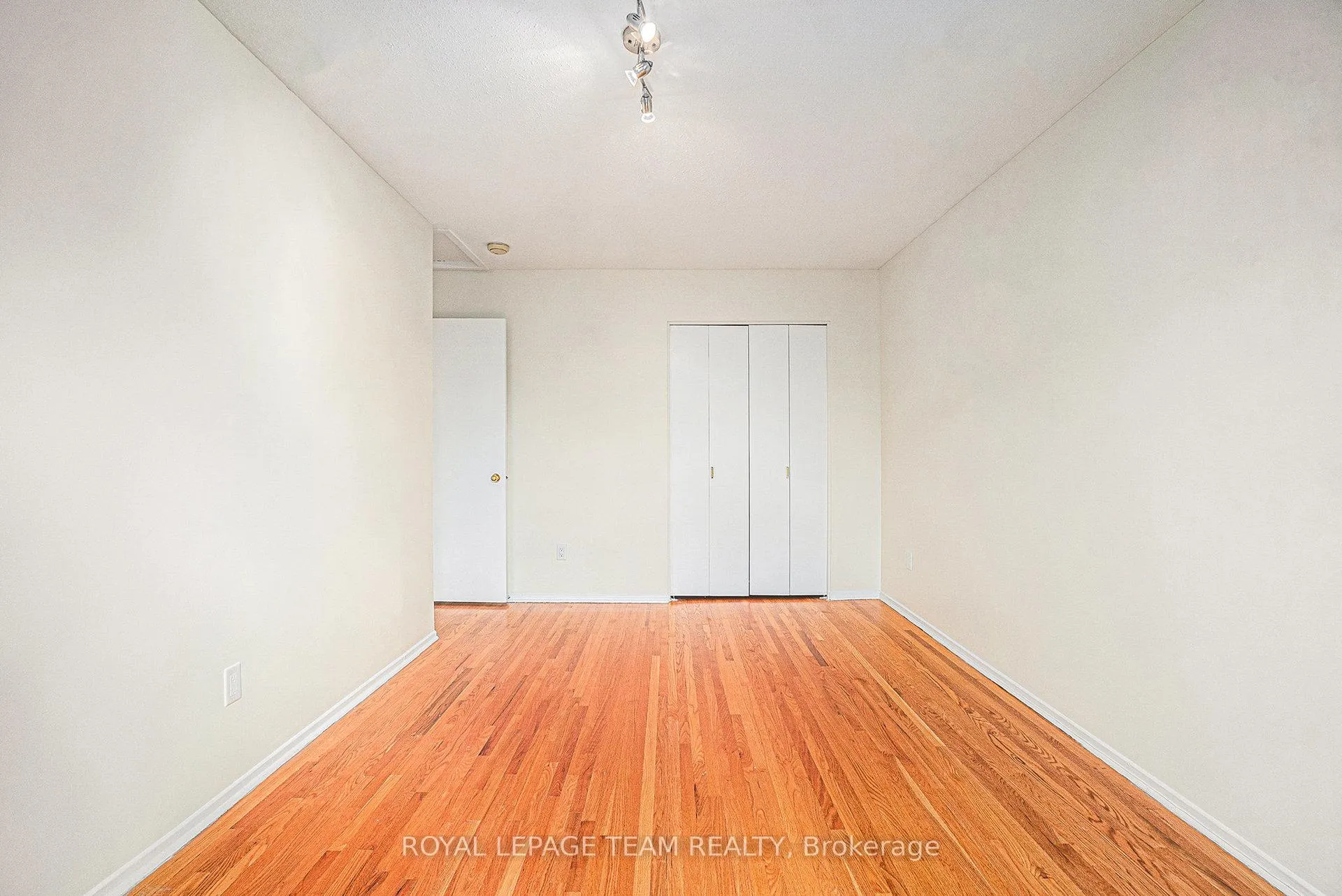 Photo 12 of 440 Kintyre Private, Ottawa, Carleton Square — HOMEH
