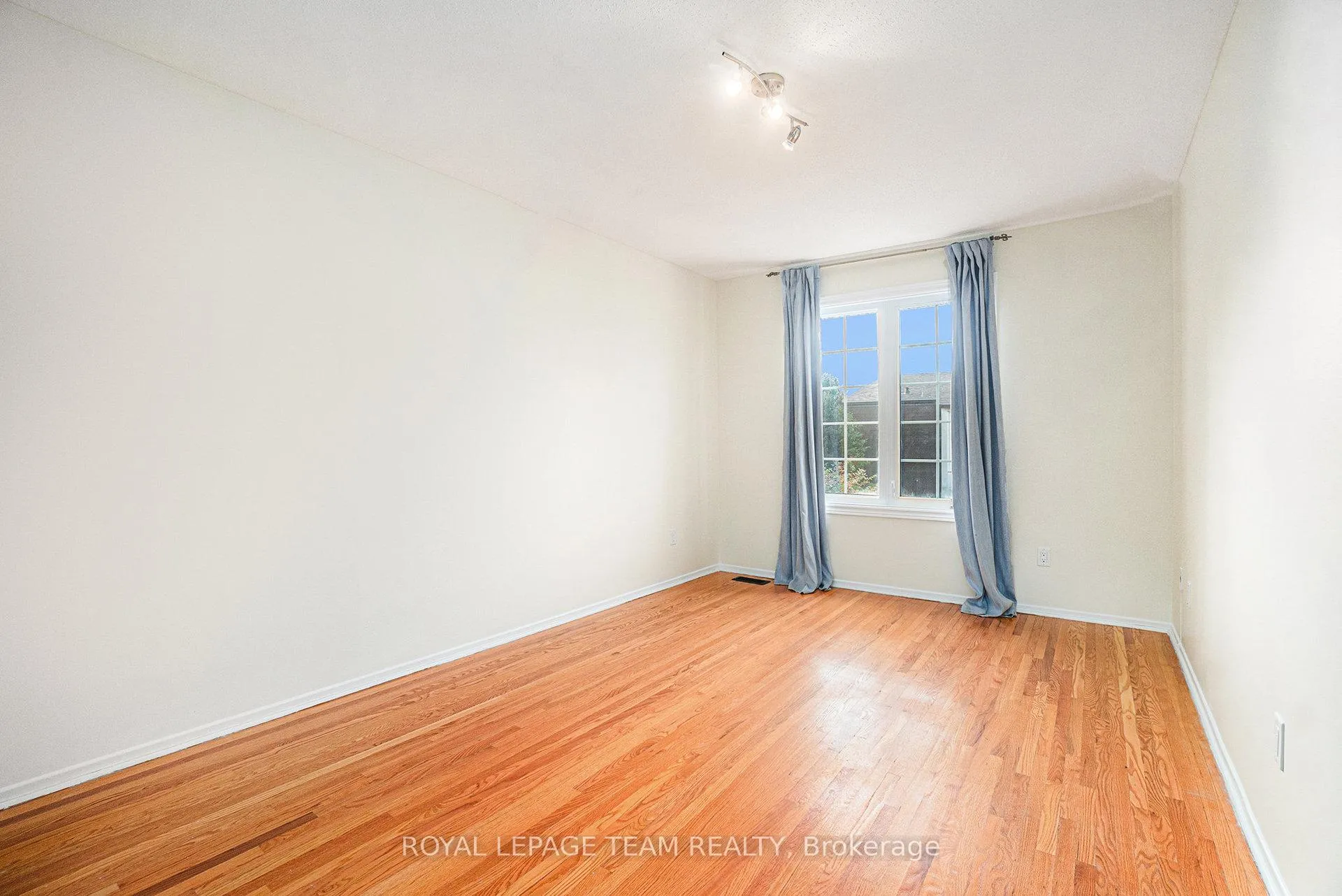 Photo 15 of 440 Kintyre Private, Ottawa, Carleton Square — HOMEH