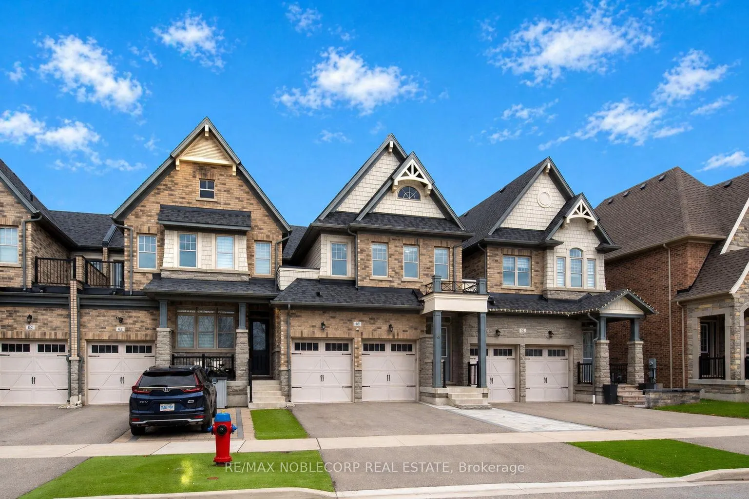 Photo 3 of 60 Tatton Court, King, King City — HOMEH
