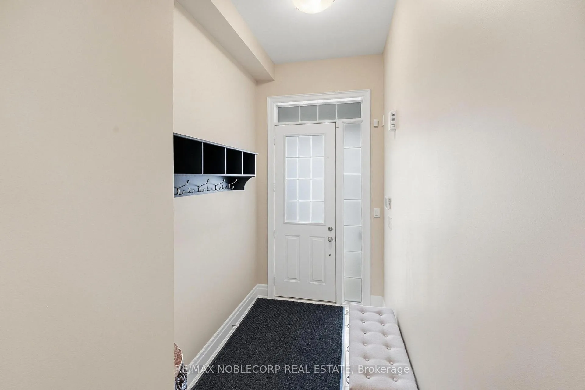 Photo 4 of 60 Tatton Court, King, King City — HOMEH
