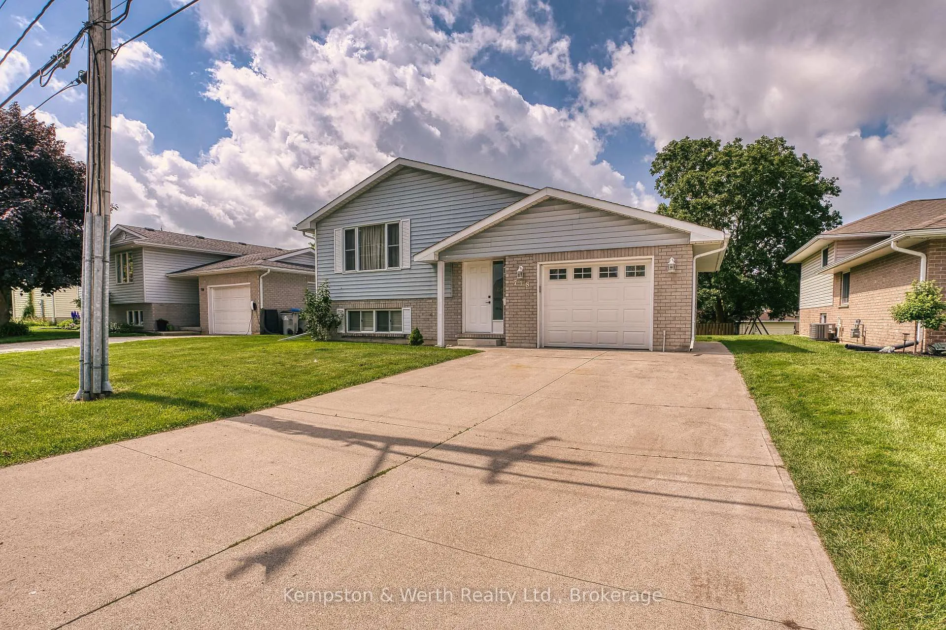 Photo 1 of 718 Edgar Street W, North Perth, Listowel — HOMEH