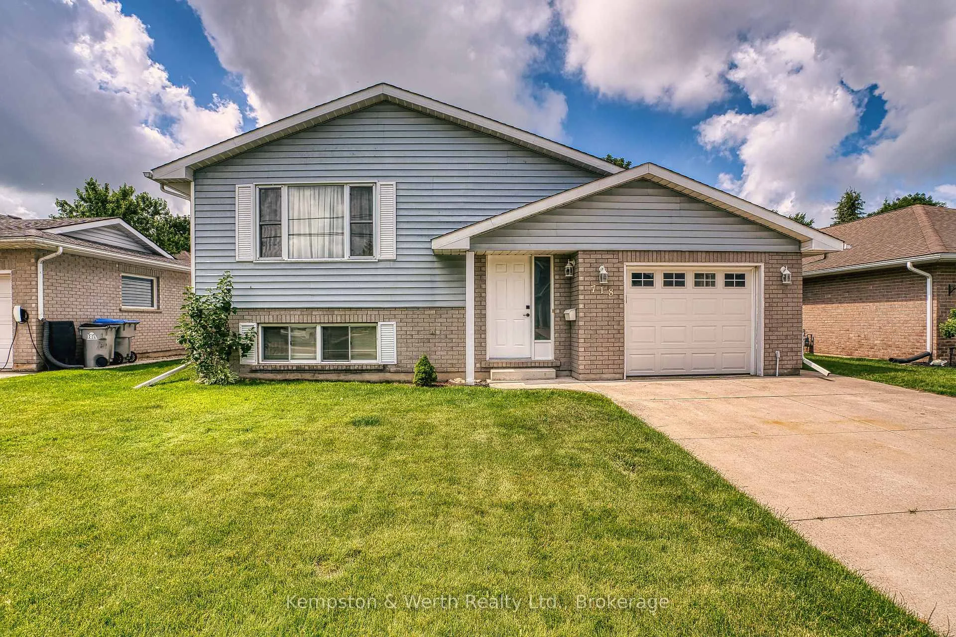Photo 4 of 718 Edgar Street W, North Perth, Listowel — HOMEH