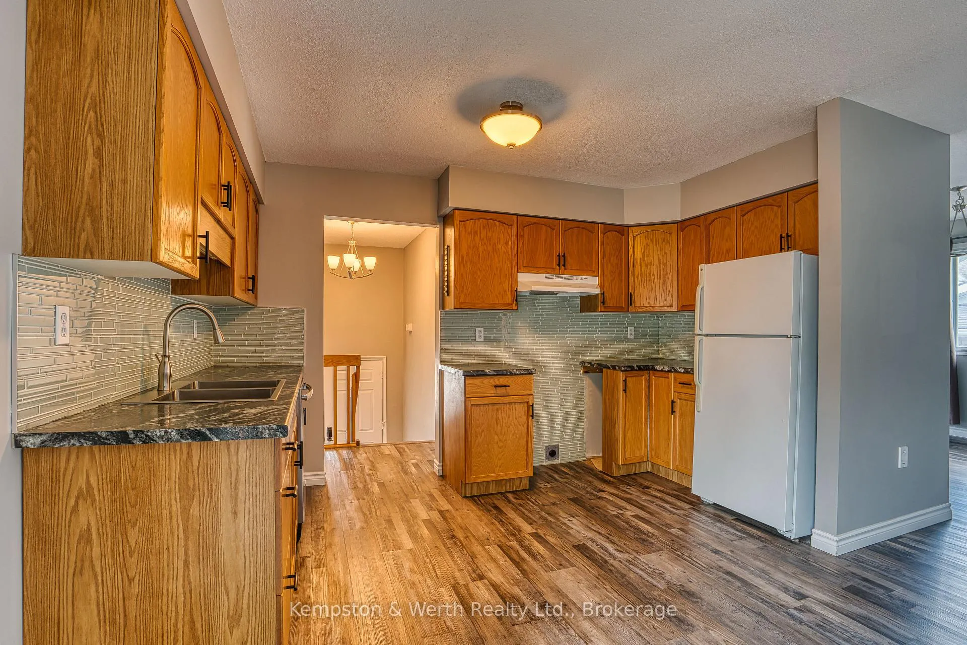 Photo 12 of 718 Edgar Street W, North Perth, Listowel — HOMEH