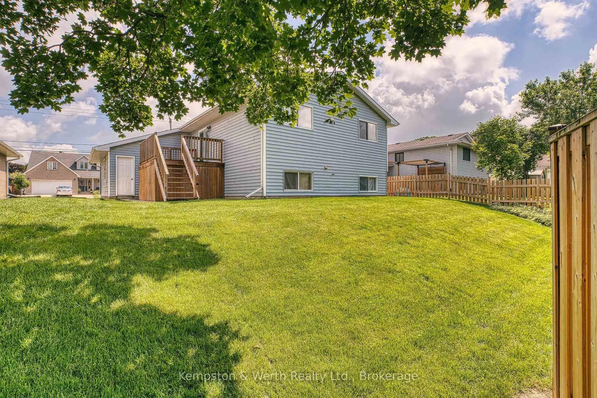Photo 37 of 718 Edgar Street W, North Perth, Listowel — HOMEH